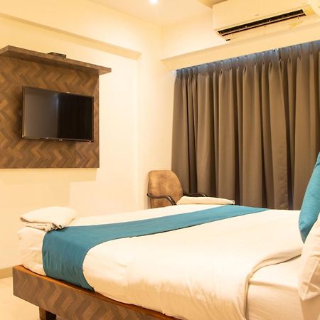 Hotel J R Residency Navi Mumbai Esterno foto