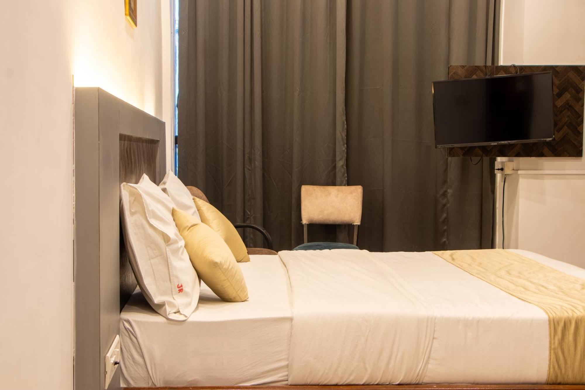 Hotel J R Residency Navi Mumbai Esterno foto