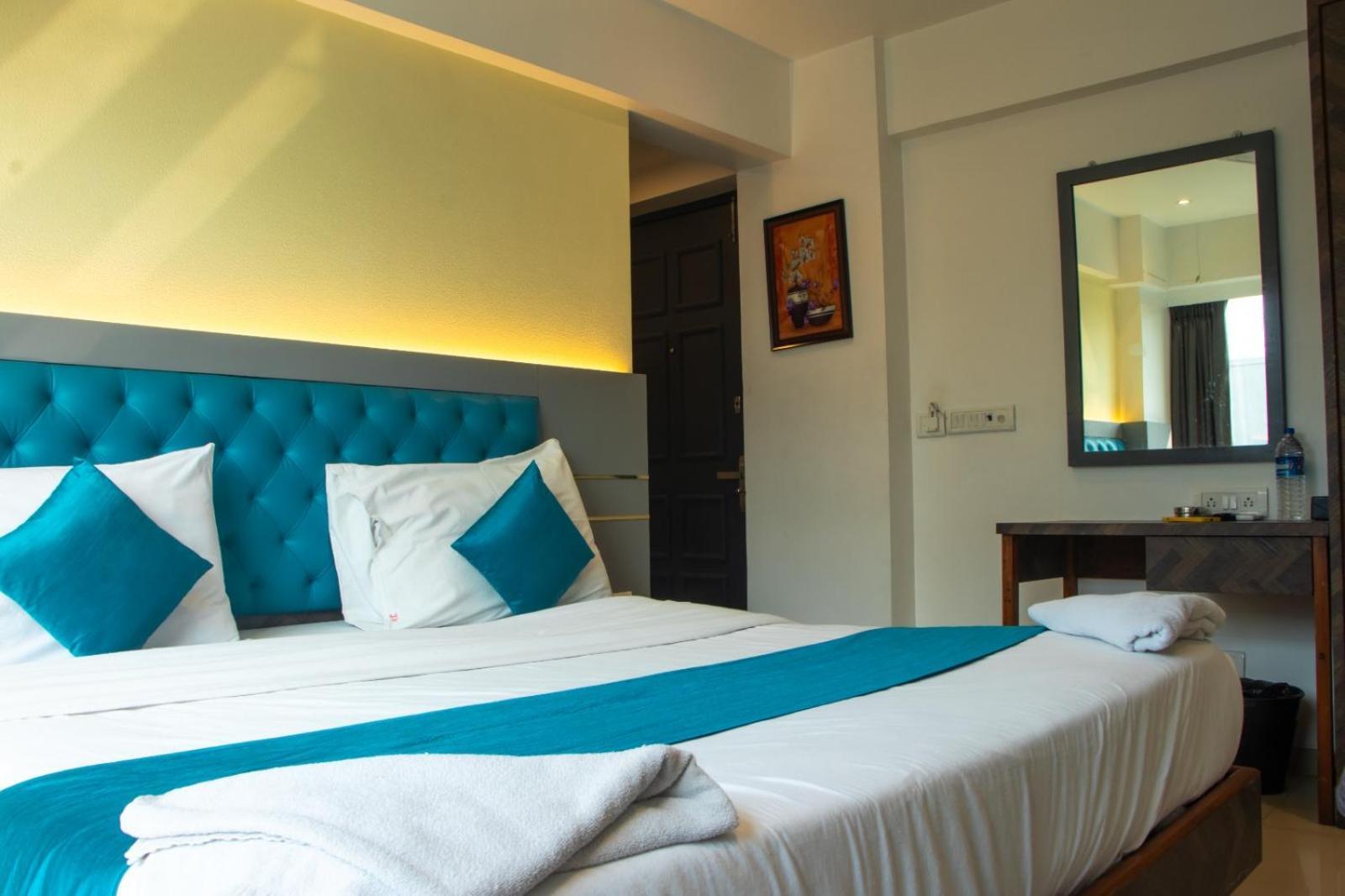 Hotel J R Residency Navi Mumbai Esterno foto