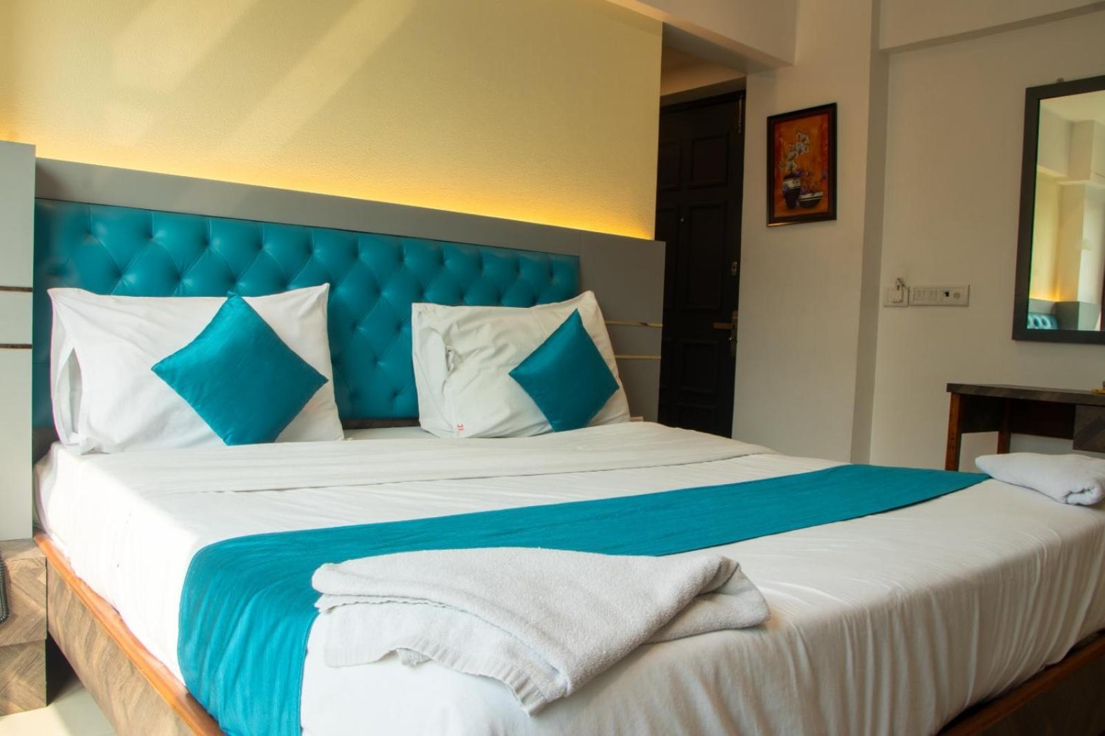 Hotel J R Residency Navi Mumbai Esterno foto